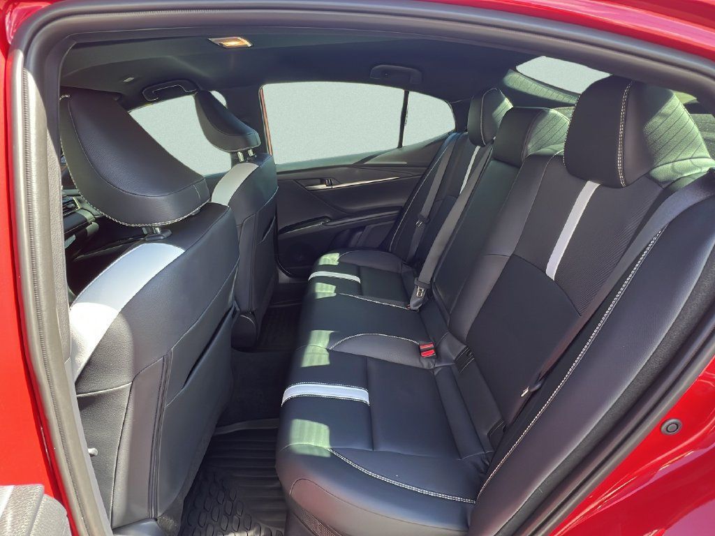 Used 2026 Toyota Camry SE FWD image 9
