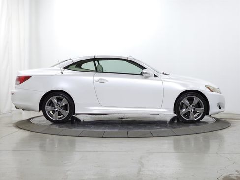 Used 2010 Lexus IS 250C image 9