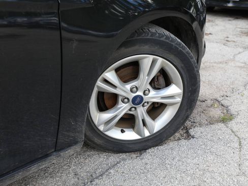 Used 2014 Ford Focus SE FWD image 9