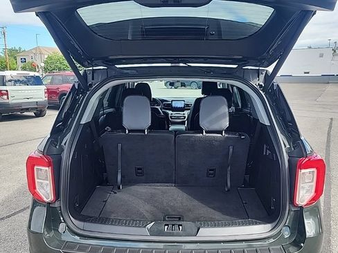 Used 2022 Ford Explorer XLT w/ Equipment Group 202A AWD/4WD image 10
