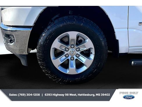 Used 2023 RAM 1500 Laramie AWD/4WD image 7