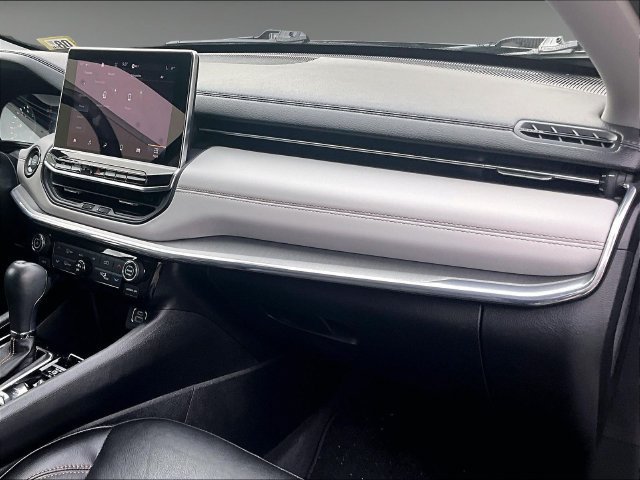Used 2022 Jeep Compass Limited AWD/4WD image 17