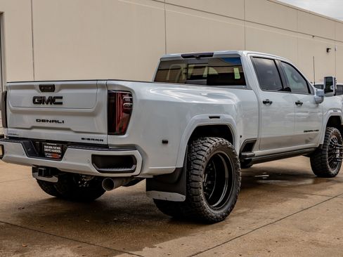 Used 2026 GMC Sierra 3500 Denali Ultimate image 10