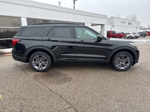 New 2026 Ford Explorer Active w/ Active Comfort Package image 2