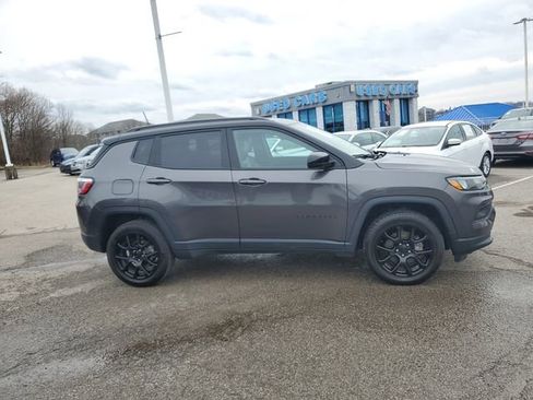 Used 2022 Jeep Compass Altitude image 3