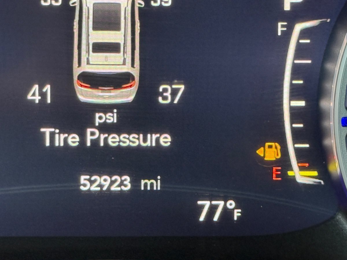 Used 2025 Chrysler Pacifica Select FWD image 29