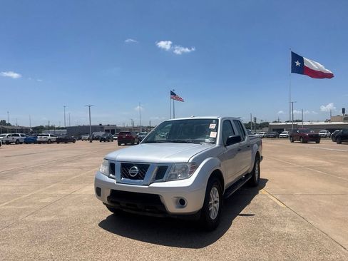 Used 2017 Nissan Frontier SV RWD image 7