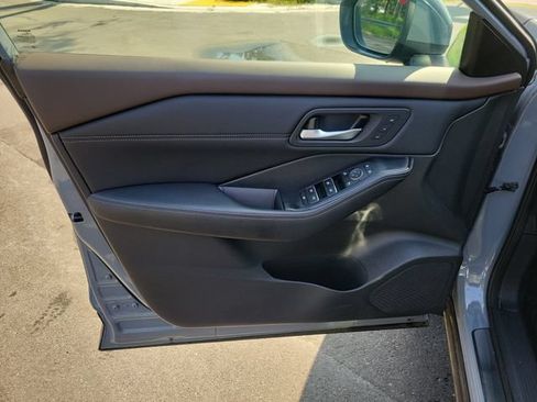 Used 2023 Nissan Rogue SL AWD/4WD image 17
