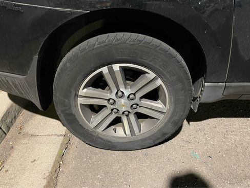 Used 2017 Chevrolet Traverse LT image 7