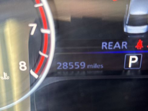 Used 2025 Nissan Altima 2.5 SV FWD image 19