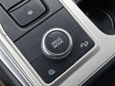 Certified 2023 Ford Explorer XLT w/ Equipment Group 202A image 27