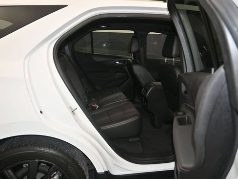 Used 2022 Chevrolet Equinox RS w/ Infotainment Package FWD image 26