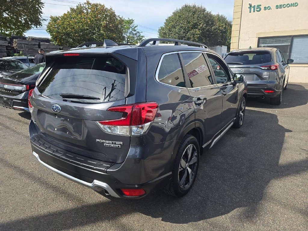Used 2021 Subaru Forester Touring AWD/4WD image 4