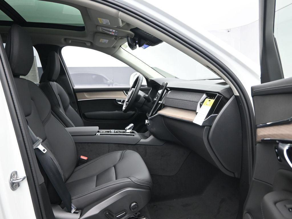 New 2026 Volvo XC90 B6 Plus w/ Protection Package AWD/4WD image 25