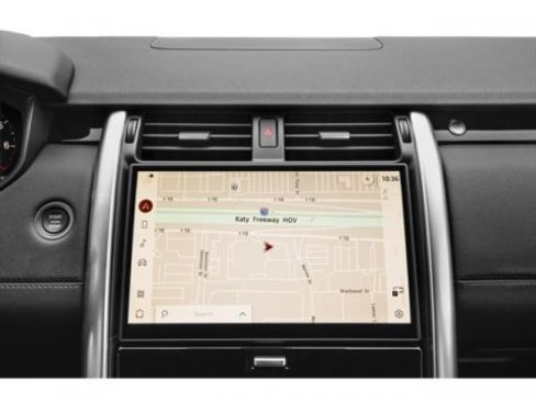 Certified 2025 Land Rover Discovery S image 18