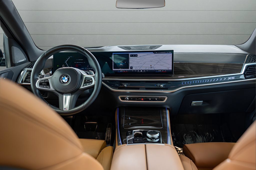 Used 2024 BMW X5 xDrive40i w/ M Sport Package AWD/4WD image 24