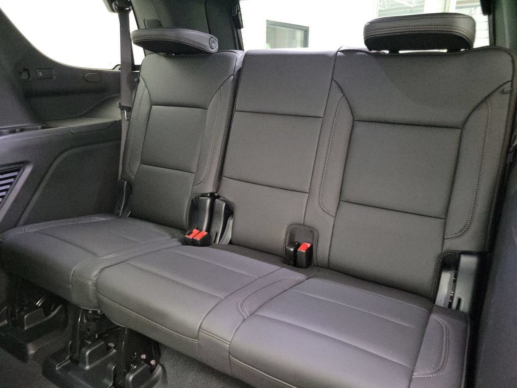 Certified 2025 Chevrolet Tahoe High Country w/ Sun And Tow Package AWD/4WD image 13
