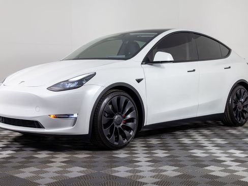 Used 2023 Tesla Model Y Long Range image 1
