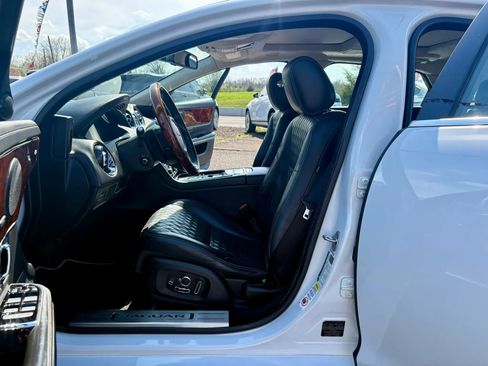 Used 2016 Jaguar XJ L Portfolio image 18
