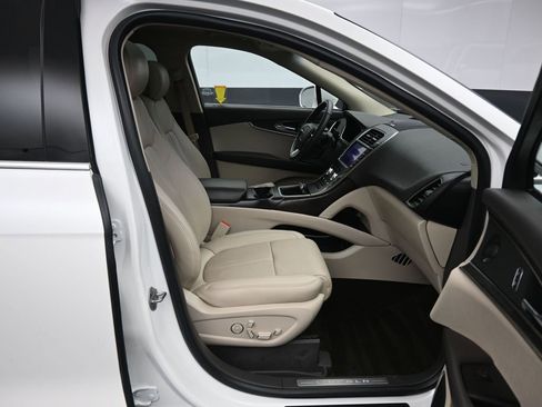 Used 2020 Lincoln Nautilus Reserve w/ Equipment Group 201A image 48