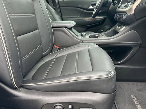 Used 2022 GMC Acadia Denali w/ Denali Ultimate Package image 14