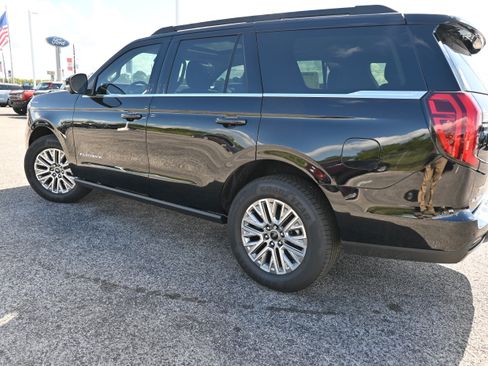 New 2027 Ford Expedition Platinum w/ Driver's Package RWD image 8