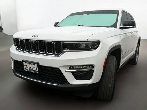 Used 2022 Jeep Grand Cherokee Limited 4xe w/ Luxury Tech Group II image 24