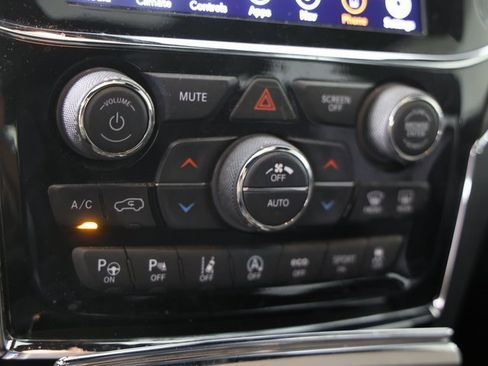 Used 2021 Jeep Grand Cherokee Limited w/ Premium Lighting Group image 5