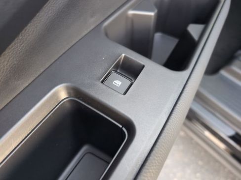 New 2025 Nissan Pathfinder SV image 12