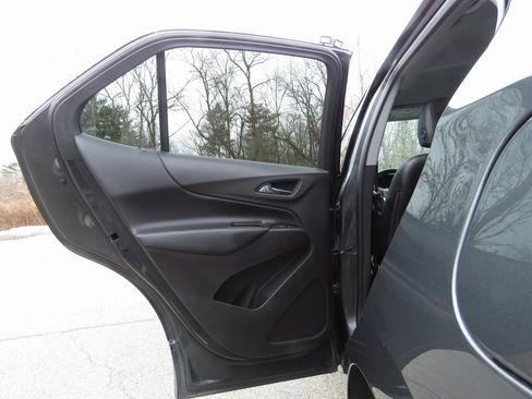 Used 2019 Chevrolet Equinox LT image 19