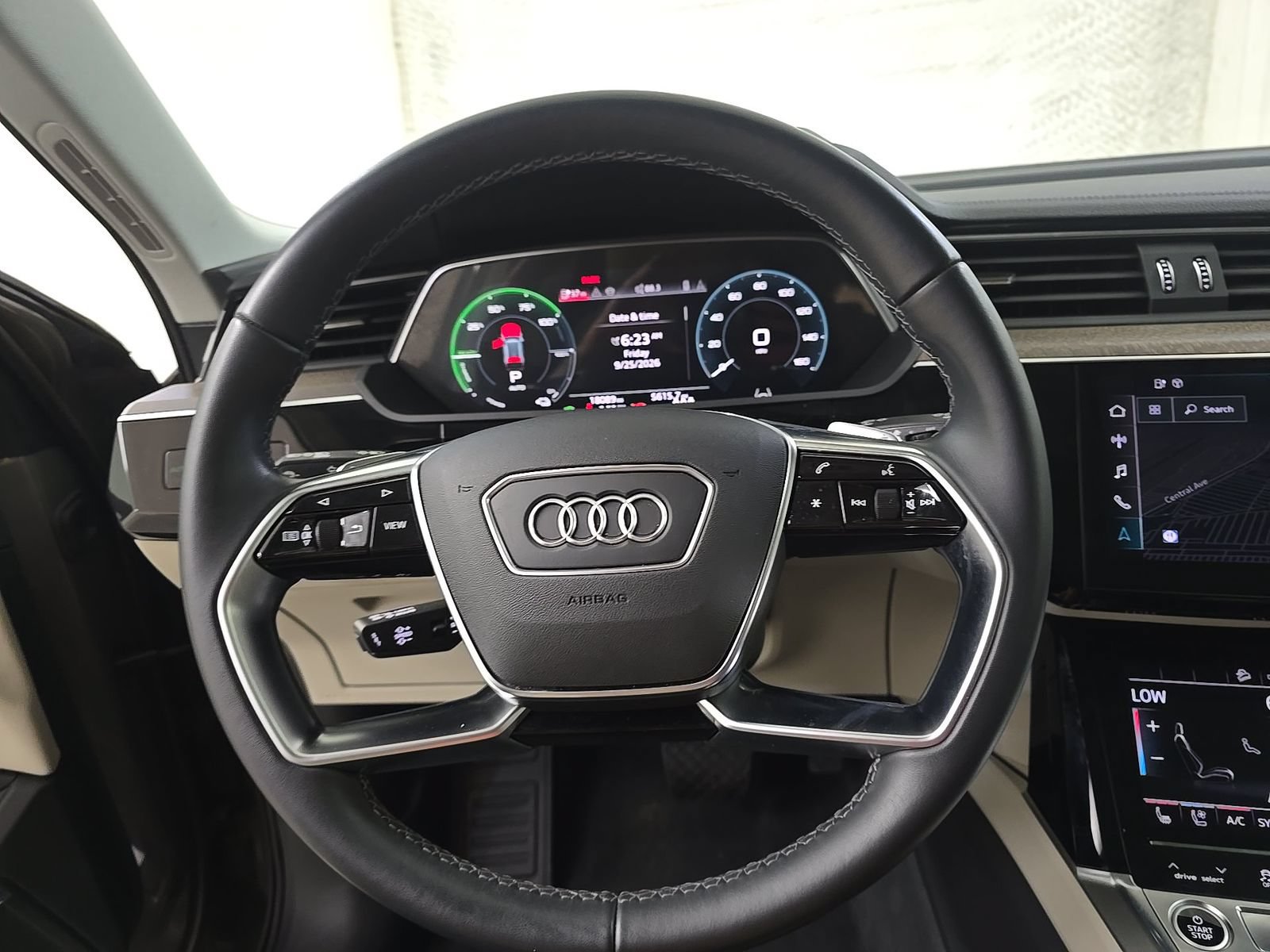 Used 2024 Audi Q8 e-tron Premium Plus w/ Premium Plus Package AWD/4WD image 10