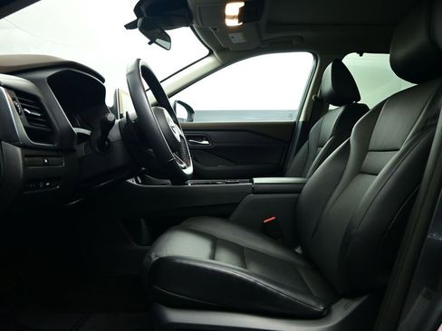 Used 2023 Nissan Rogue SV w/ SV Premium B Package image 15