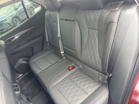Used 2023 Buick Envision Avenir AWD/4WD image 21