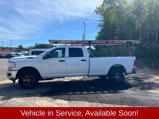 Used 2024 RAM 2500 Tradesman w/ Chrome Appearance Group AWD/4WD image 4