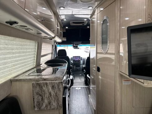 Used 2015 Mercedes-Benz Sprinter 3500 image 26