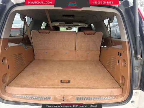 Used 2015 Cadillac Escalade ESV Platinum AWD/4WD image 30