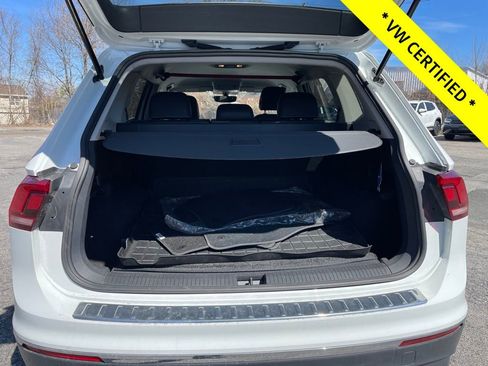 Used 2021 Volkswagen Tiguan SE image 9