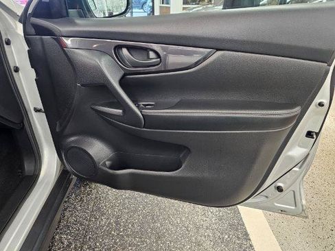 Used 2020 Nissan Rogue S AWD/4WD image 26