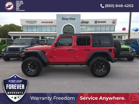 Used 2024 Jeep Wrangler Unlimited Sport AWD/4WD image 3