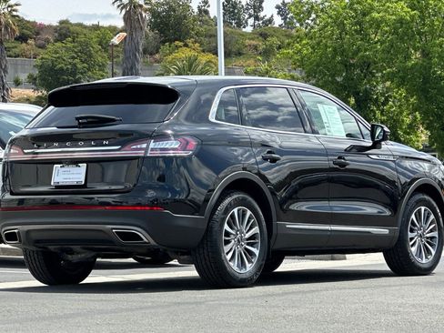Certified 2022 Lincoln Nautilus FWD w/ Premium Package image 3