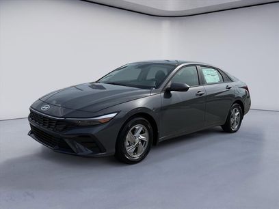 New 2026 Hyundai Elantra SE