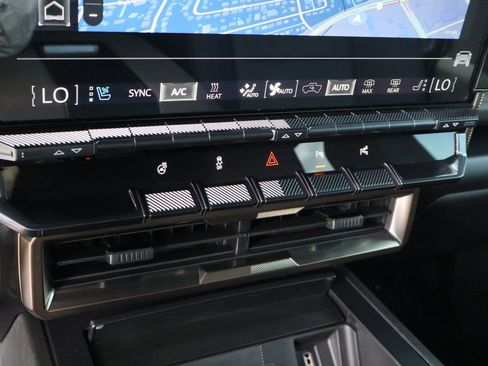 Certified 2025 GMC Hummer EV 3X AWD/4WD image 20