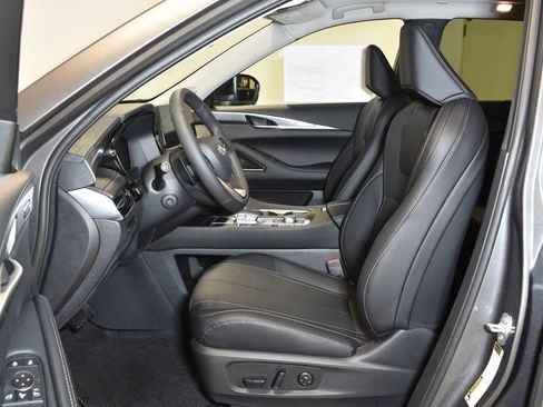 Certified 2026 INFINITI QX60 Luxe w/ Cargo Package AWD/4WD image 4