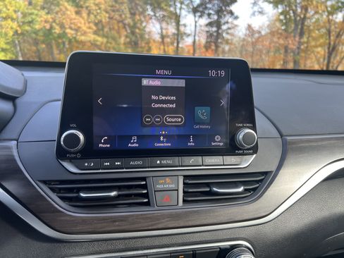 Used 2024 Nissan Altima 2.5 SV image 15