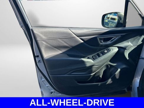 Used 2021 Subaru Forester Limited image 21