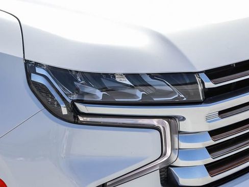Used 2022 Chevrolet Tahoe High Country AWD/4WD image 11