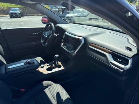 Used 2017 GMC Acadia SLE AWD/4WD image 28