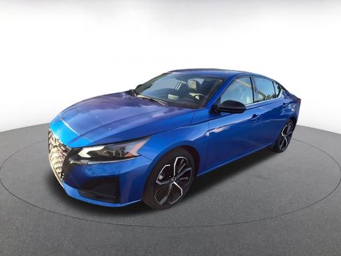 Used 2025 Nissan Altima 2.5 SR image 8