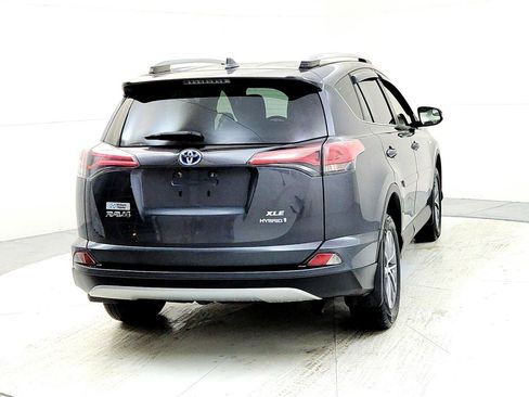 Used 2018 Toyota RAV4 XLE w/ Carpet Mat Package image 5