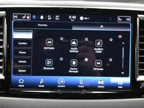 Used 2024 Chrysler Pacifica Touring-L image 26